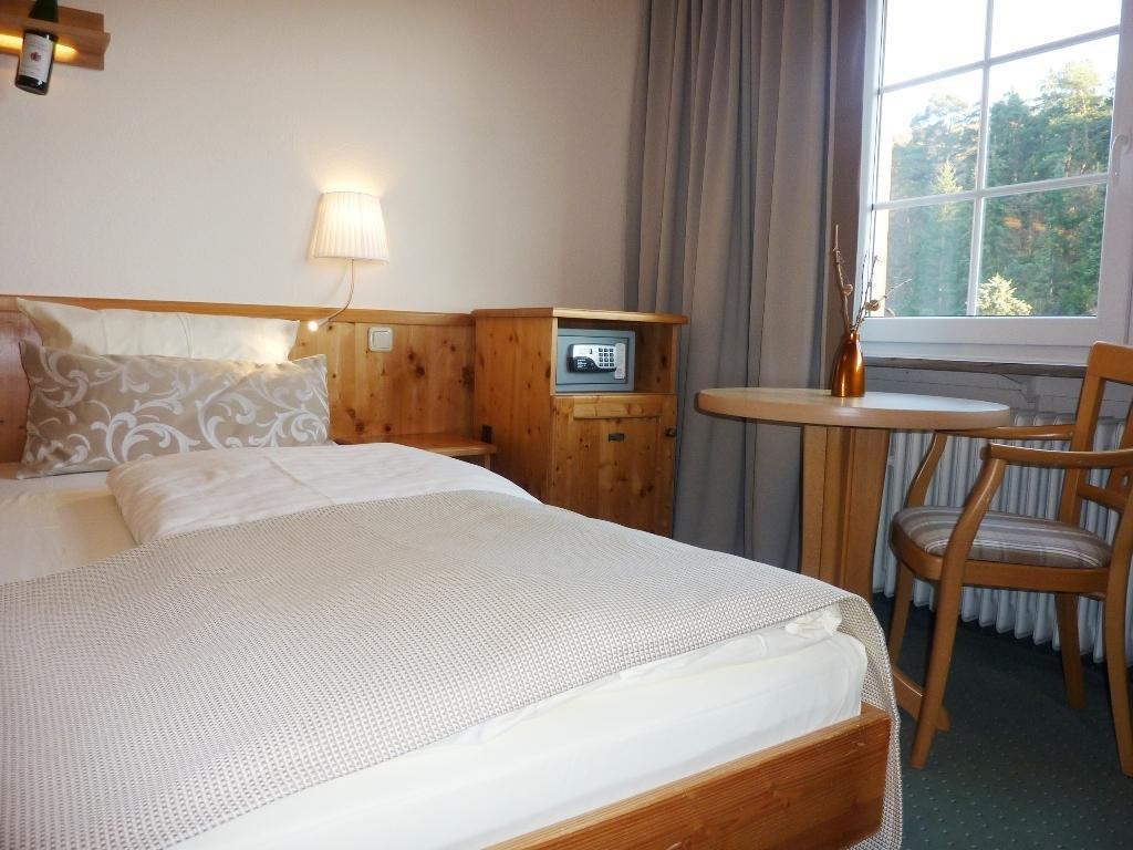 Akzent Waldhotel Rheingau Geisenheim Buitenkant foto