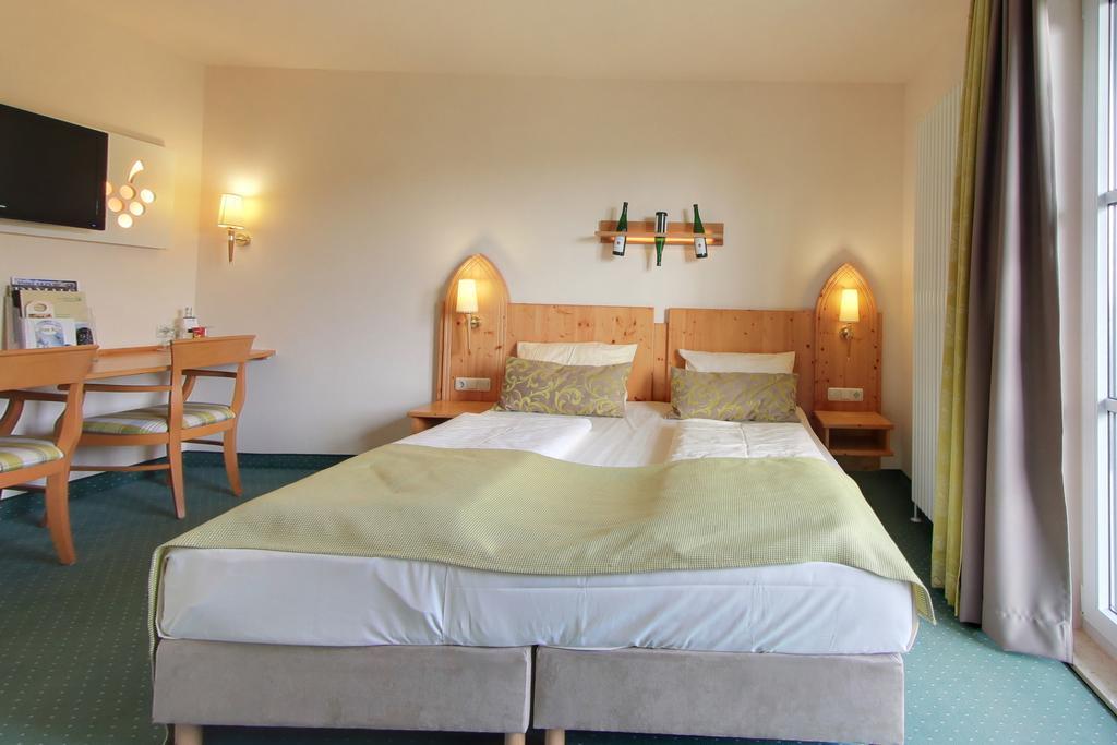 Akzent Waldhotel Rheingau Geisenheim Buitenkant foto